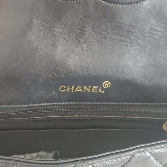 SOLD Chanel vintage black shoulder bag - Picture 7 of 16